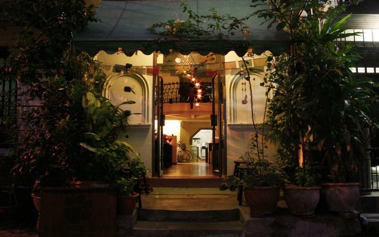 Born Free Hostel Bangkok Exterior photo